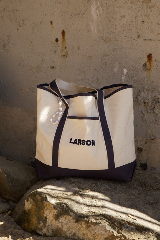 LARSON EMBROIDERED TOTE IN NAVY/NATURAL