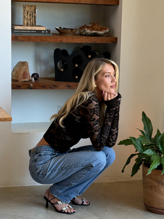 LARSON LACE TOP IN BLACK